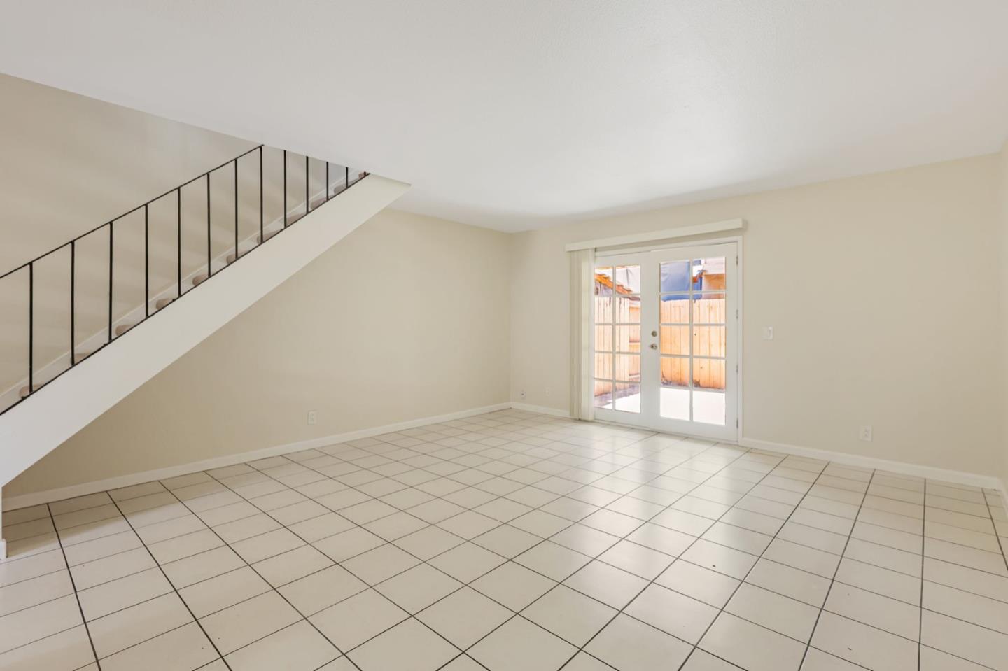 Detail Gallery Image 5 of 30 For 985 Bellhurst Ave, San Jose,  CA 95122 - 3 Beds | 1/1 Baths