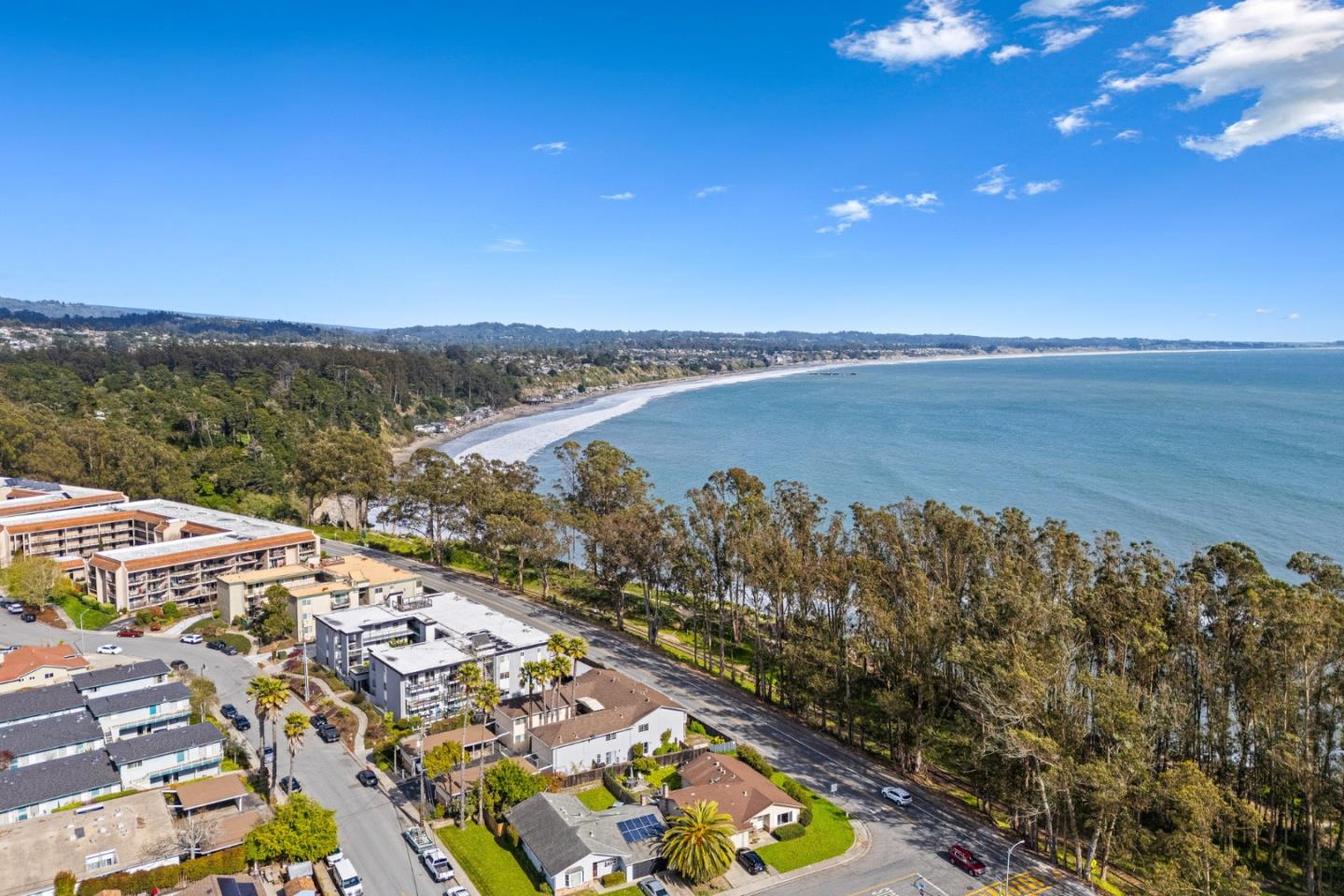 Detail Gallery Image 2 of 25 For 815 Balboa Ave #310,  Capitola,  CA 95010 - 2 Beds | 1 Baths
