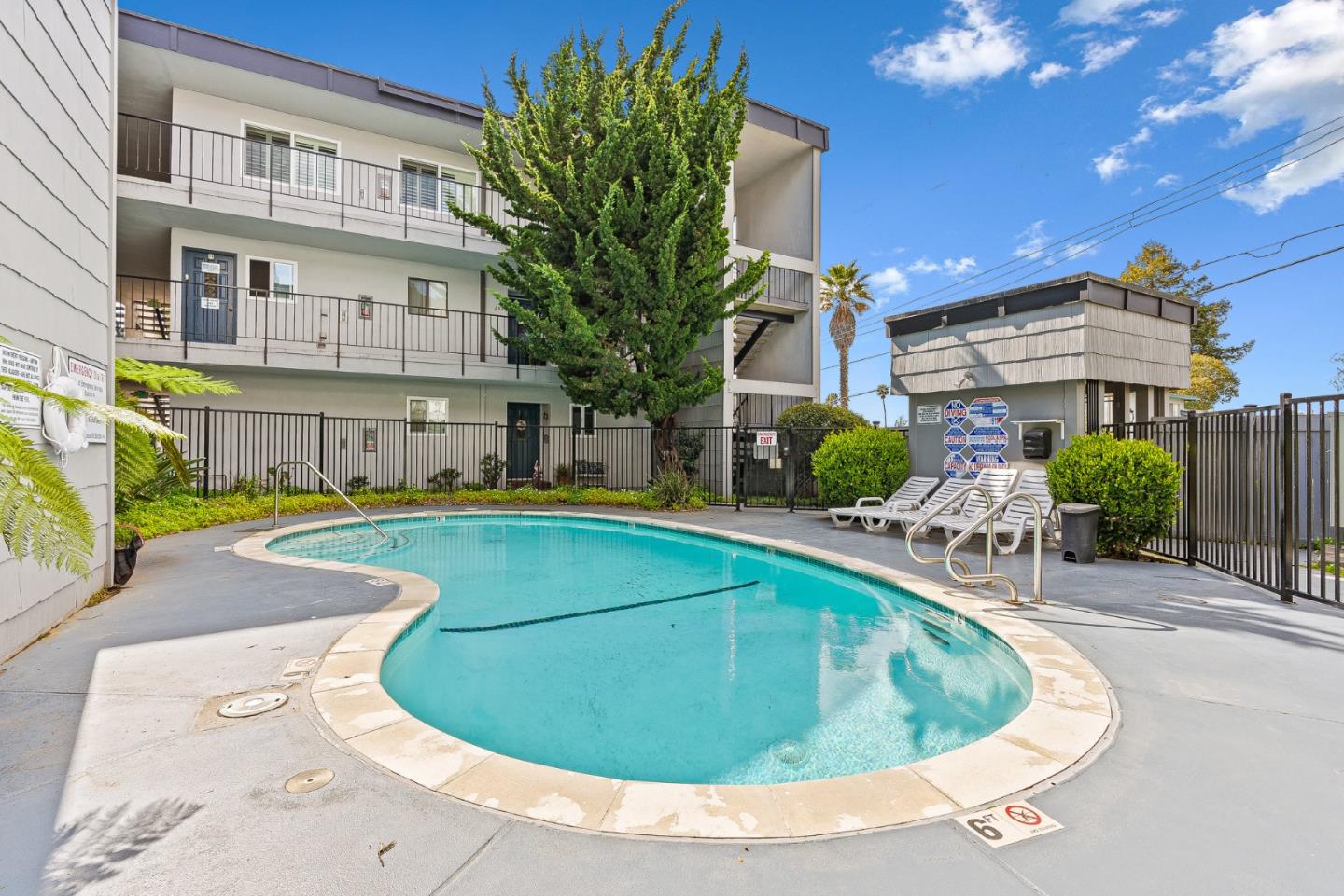 Detail Gallery Image 3 of 25 For 815 Balboa Ave #310,  Capitola,  CA 95010 - 2 Beds | 1 Baths