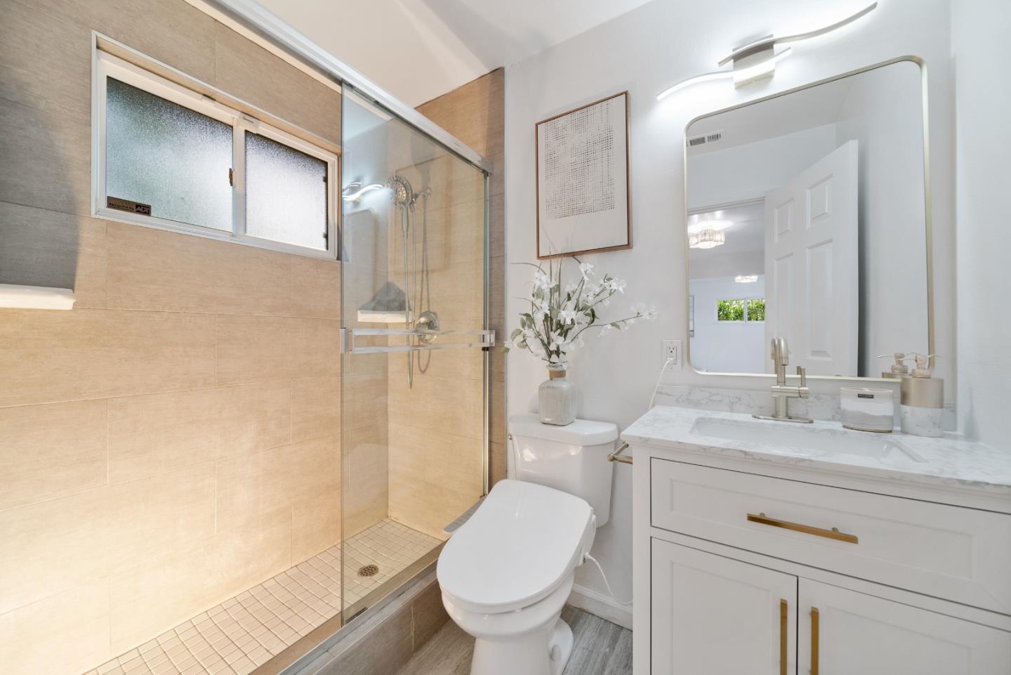 Detail Gallery Image 23 of 44 For 202 E Hemlock Ave, Sunnyvale,  CA 94085 - 3 Beds | 2 Baths