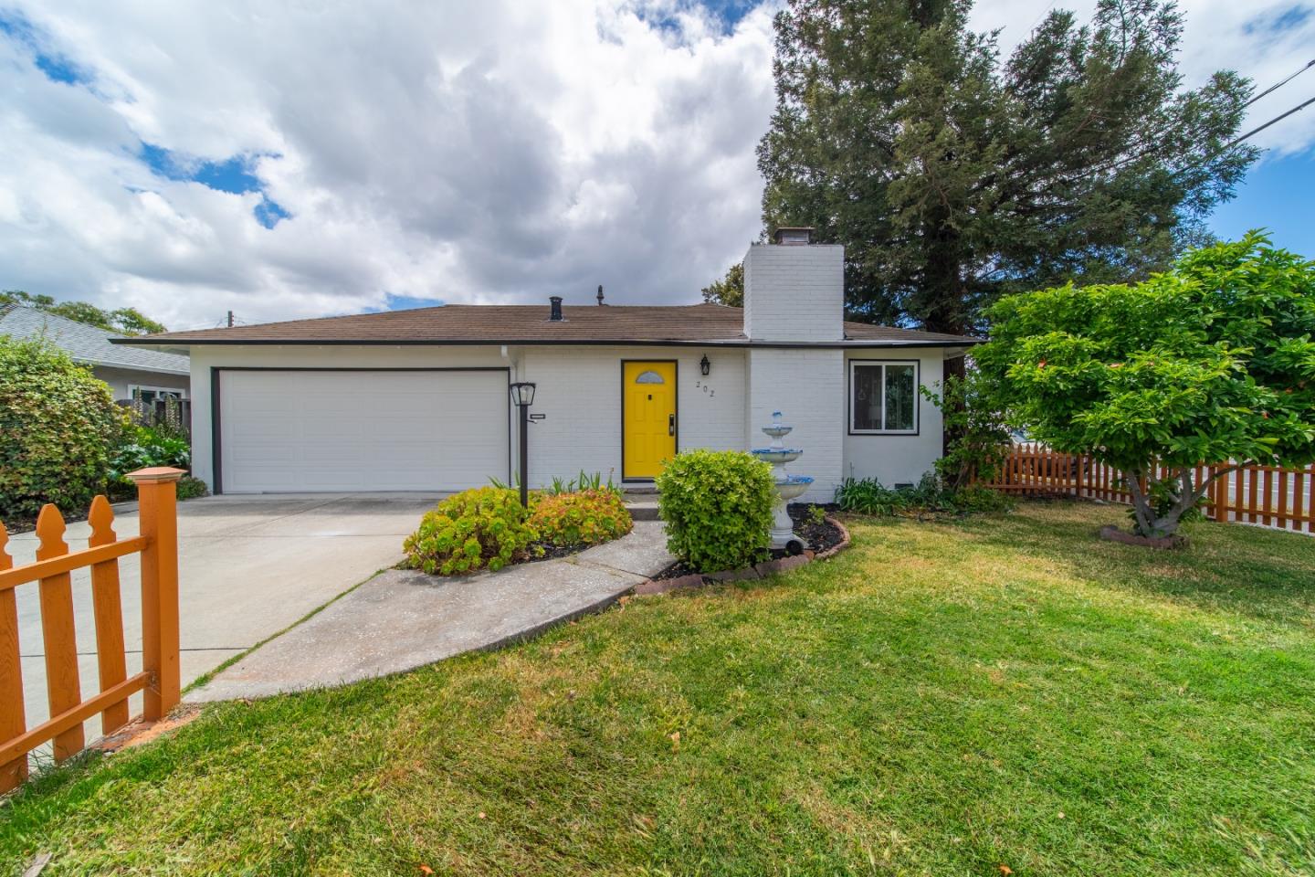 Detail Gallery Image 38 of 44 For 202 E Hemlock Ave, Sunnyvale,  CA 94085 - 3 Beds | 2 Baths