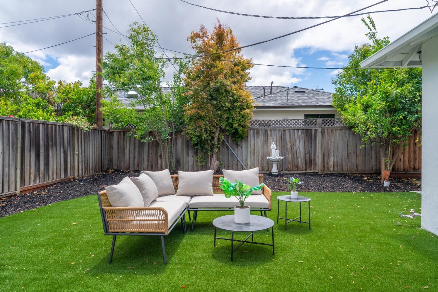 Detail Gallery Image 39 of 44 For 202 E Hemlock Ave, Sunnyvale,  CA 94085 - 3 Beds | 2 Baths