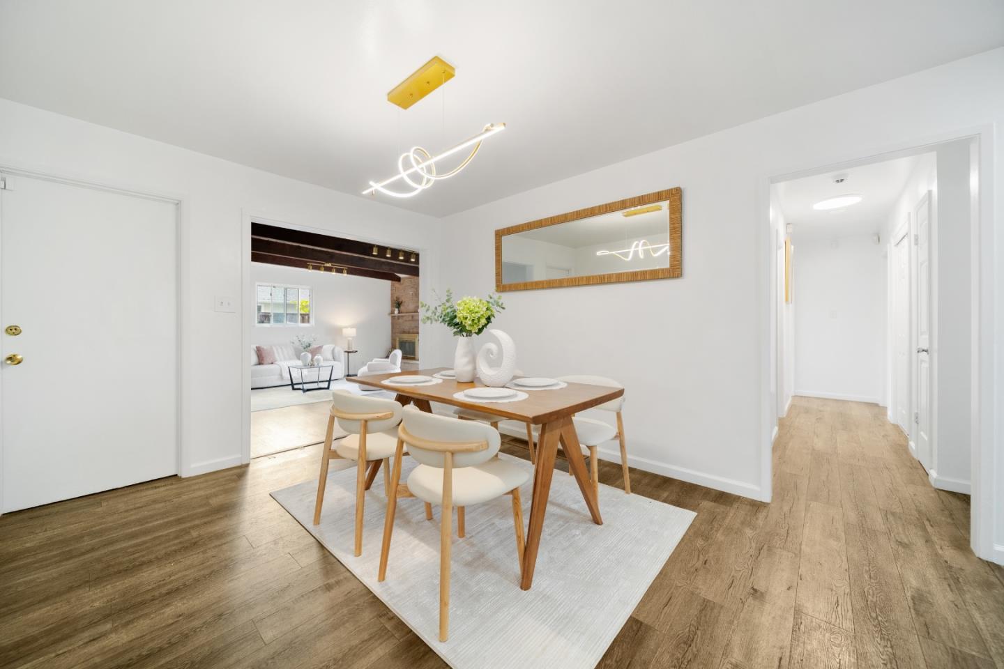 Detail Gallery Image 8 of 44 For 202 E Hemlock Ave, Sunnyvale,  CA 94085 - 3 Beds | 2 Baths