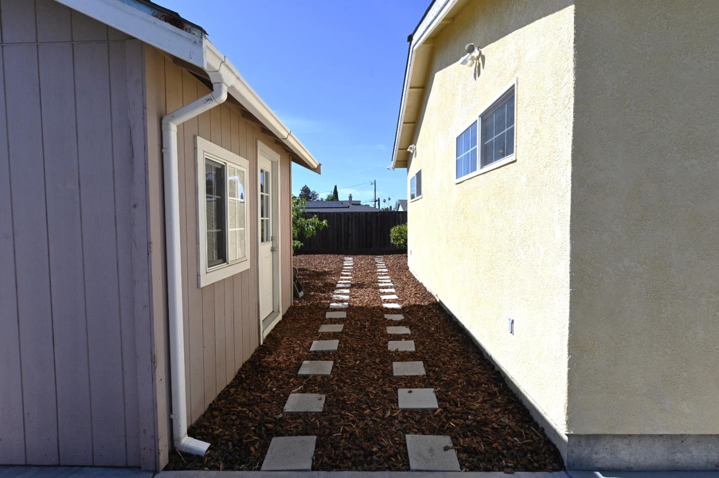 5585 Shana Street, Fremont, California 94538, 3 Bedrooms Bedrooms, ,2 BathroomsBathrooms,Residential,For Sale,5585 Shana Street,ML82007032