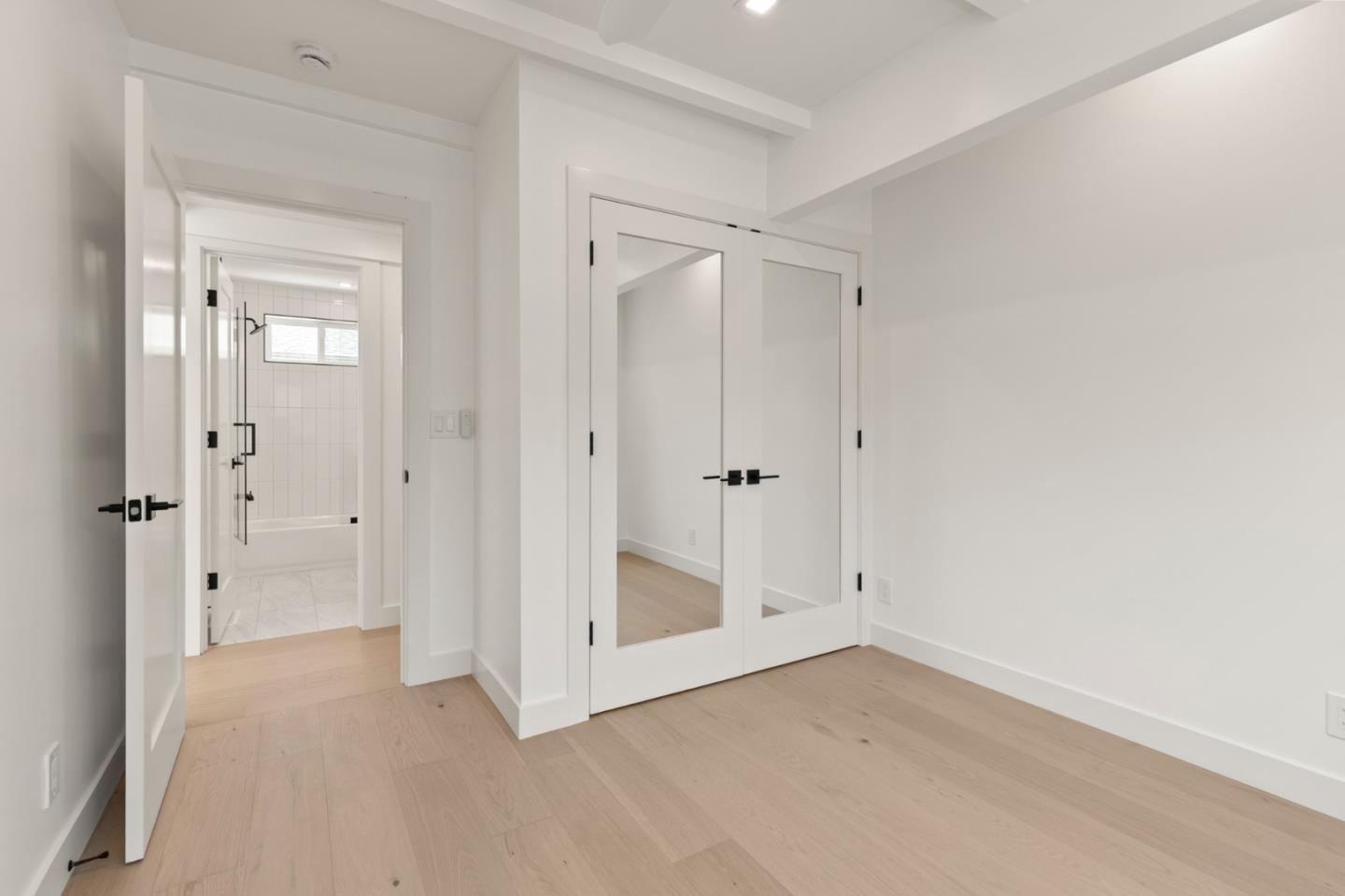 Detail Gallery Image 11 of 27 For 717 Bay Ave, Capitola,  CA 95010 - 3 Beds | 2 Baths