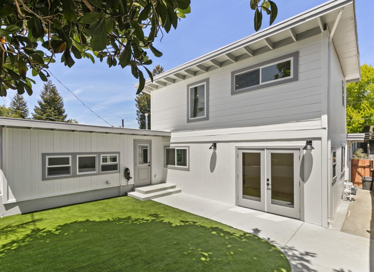 Detail Gallery Image 18 of 27 For 717 Bay Ave, Capitola,  CA 95010 - 3 Beds | 2 Baths