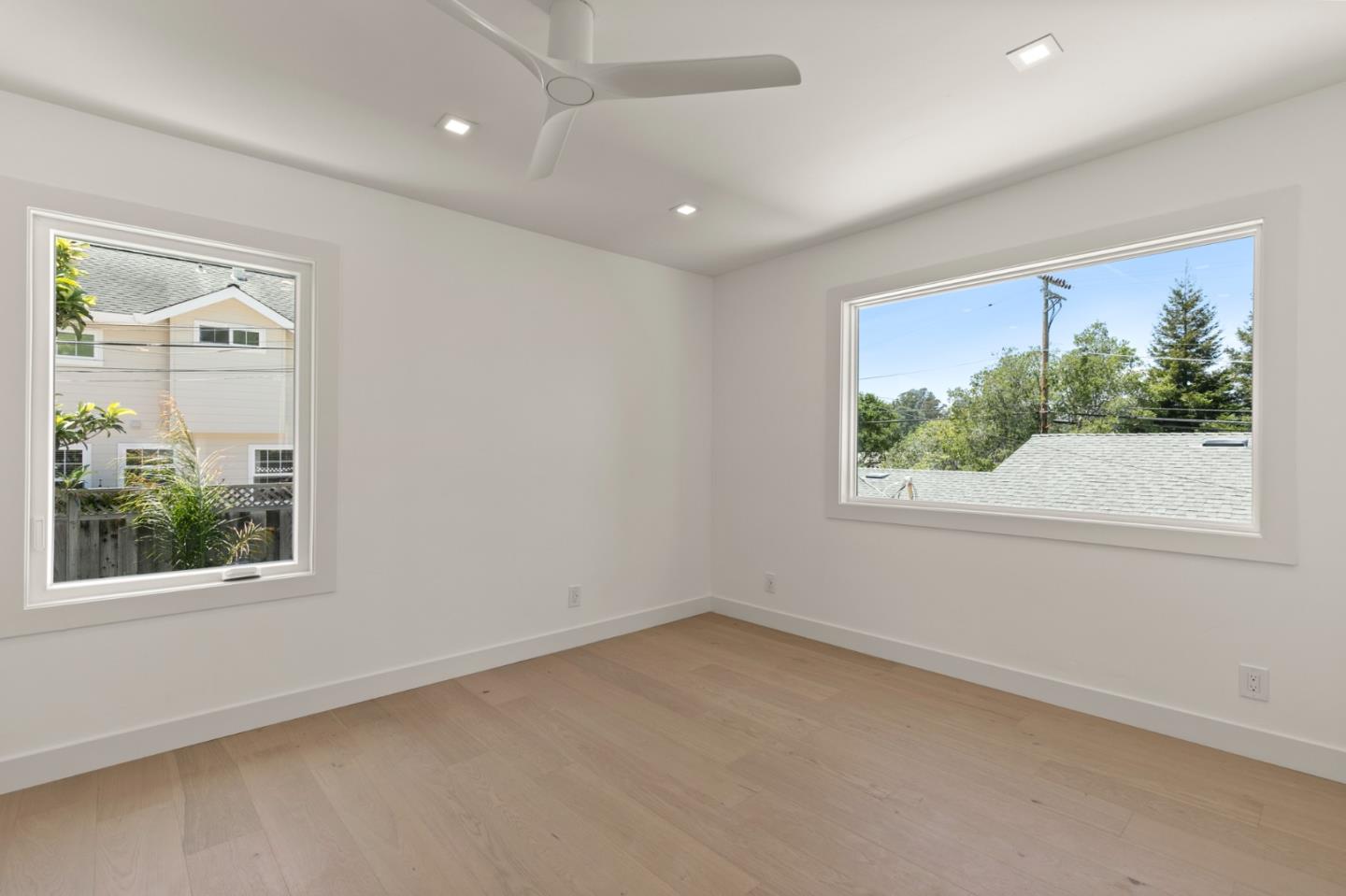 Detail Gallery Image 21 of 27 For 717 Bay Ave, Capitola,  CA 95010 - 3 Beds | 2 Baths