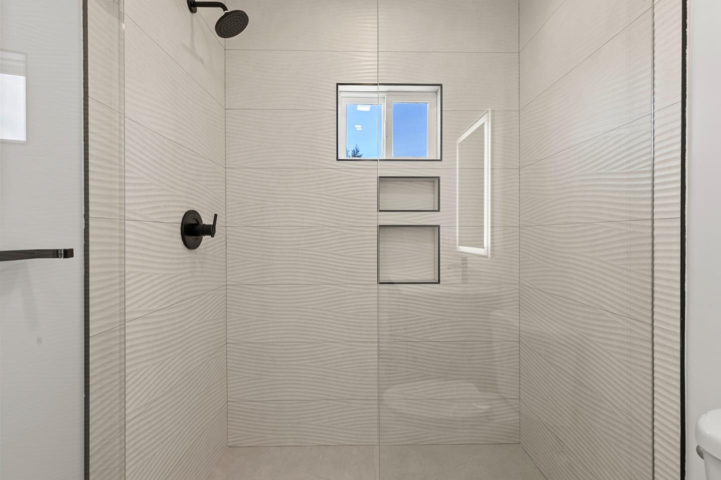 Detail Gallery Image 26 of 27 For 717 Bay Ave, Capitola,  CA 95010 - 3 Beds | 2 Baths