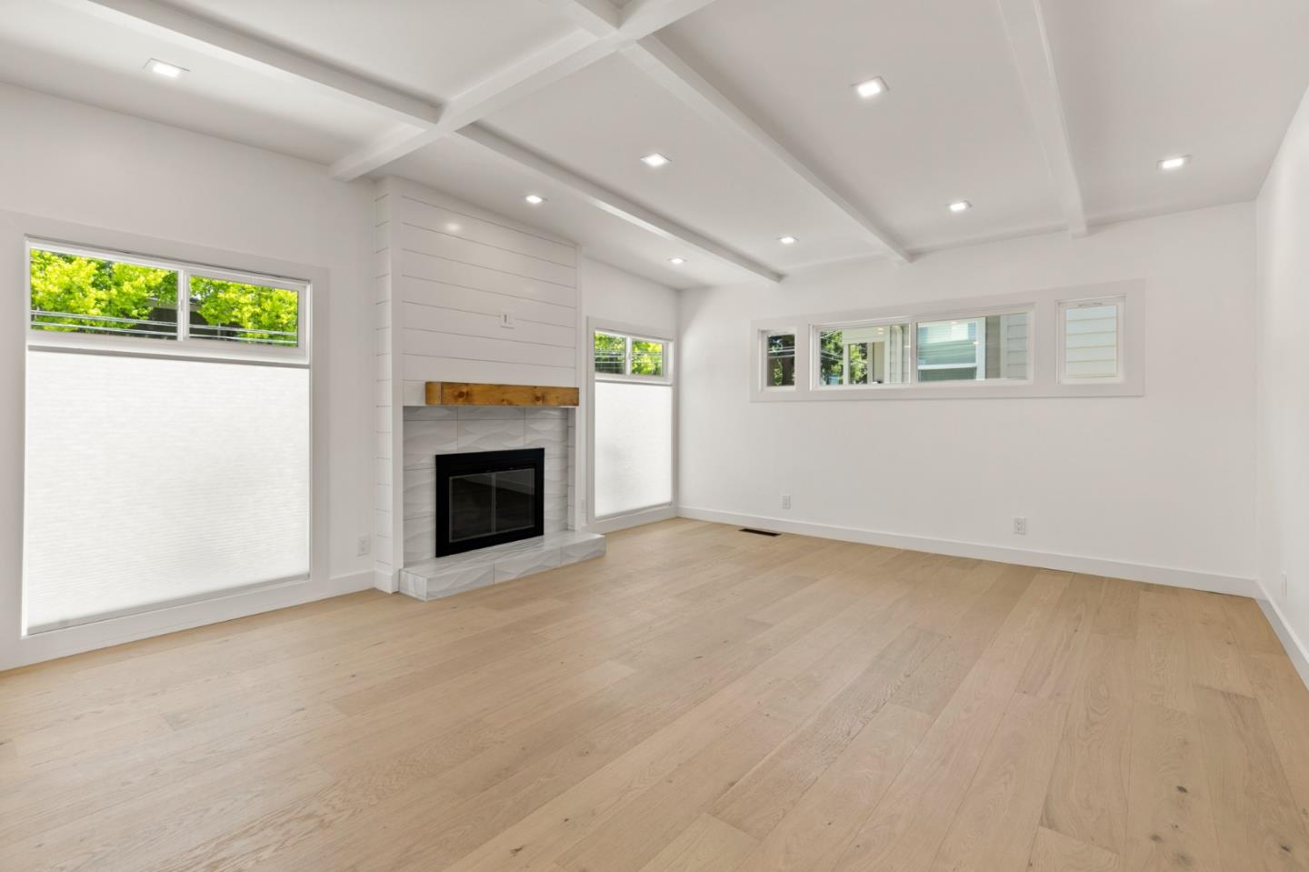 Detail Gallery Image 6 of 27 For 717 Bay Ave, Capitola,  CA 95010 - 3 Beds | 2 Baths