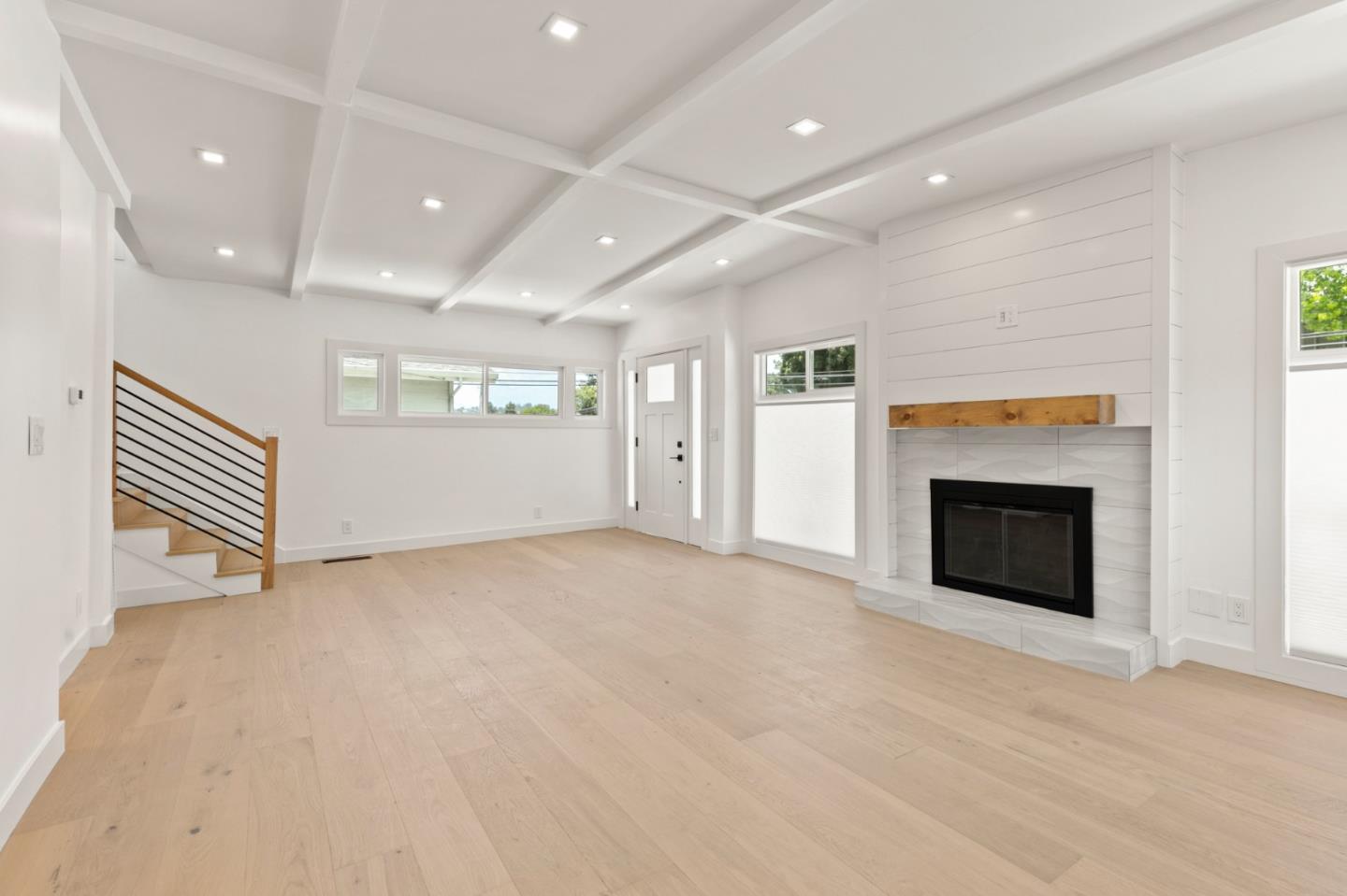 Detail Gallery Image 7 of 27 For 717 Bay Ave, Capitola,  CA 95010 - 3 Beds | 2 Baths