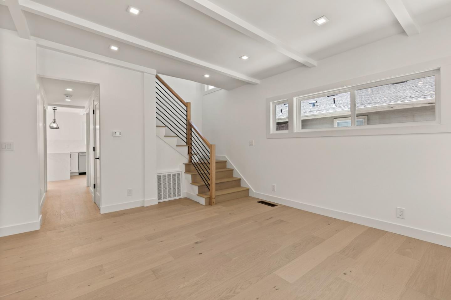 Detail Gallery Image 8 of 27 For 717 Bay Ave, Capitola,  CA 95010 - 3 Beds | 2 Baths