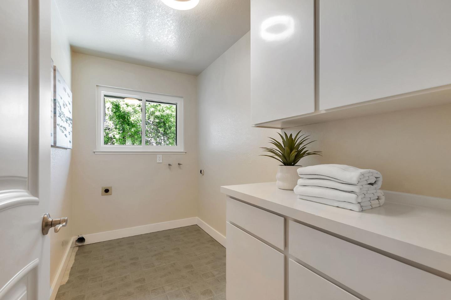 Detail Gallery Image 24 of 62 For 710 Colleen Dr, San Jose,  CA 95123 - 4 Beds | 3 Baths