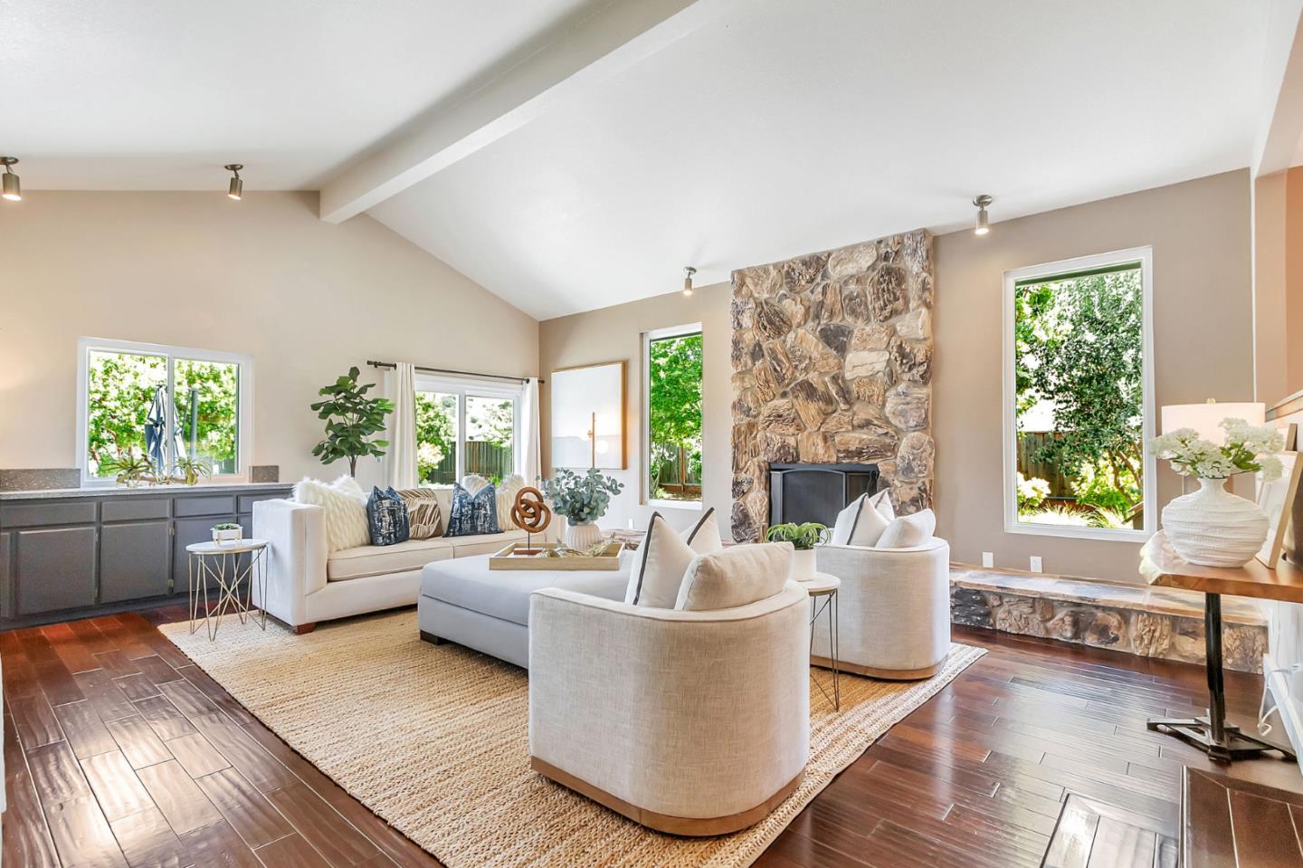 Detail Gallery Image 6 of 62 For 710 Colleen Dr, San Jose,  CA 95123 - 4 Beds | 3 Baths