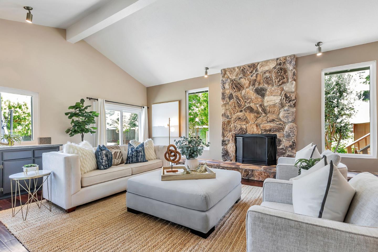 Detail Gallery Image 7 of 62 For 710 Colleen Dr, San Jose,  CA 95123 - 4 Beds | 3 Baths