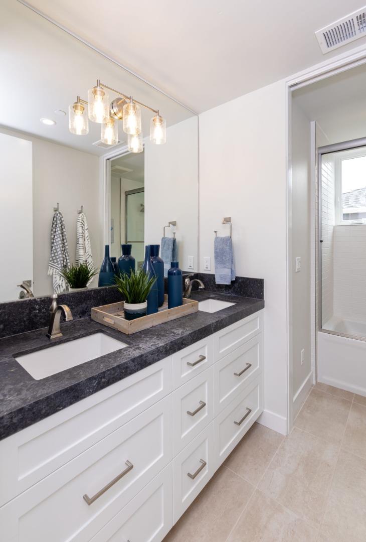 Detail Gallery Image 12 of 62 For 355 30th Ave, Santa Cruz,  CA 95062 - 4 Beds | 3/1 Baths