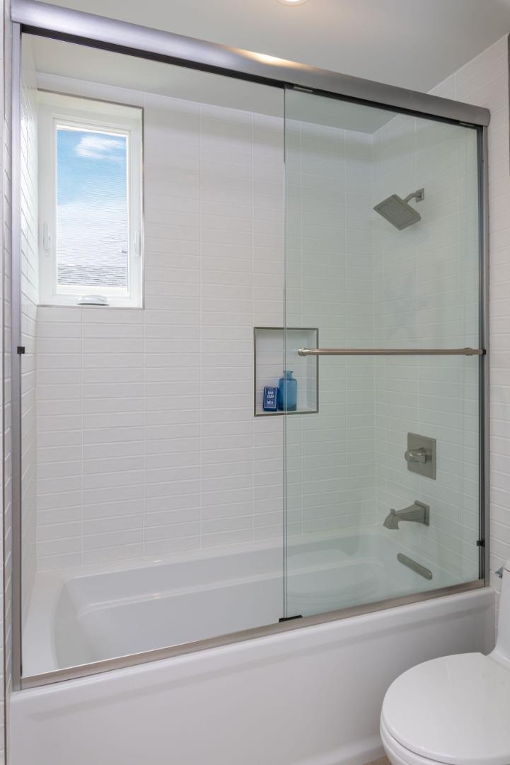 Detail Gallery Image 14 of 62 For 355 30th Ave, Santa Cruz,  CA 95062 - 4 Beds | 3/1 Baths