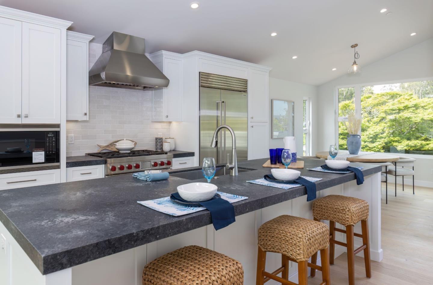 Detail Gallery Image 17 of 62 For 355 30th Ave, Santa Cruz,  CA 95062 - 4 Beds | 3/1 Baths