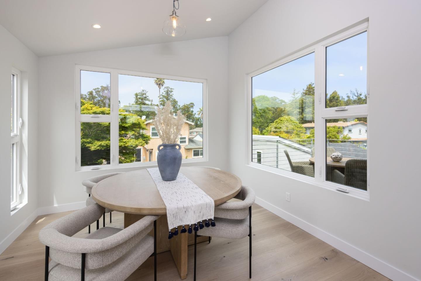 Detail Gallery Image 18 of 62 For 355 30th Ave, Santa Cruz,  CA 95062 - 4 Beds | 3/1 Baths