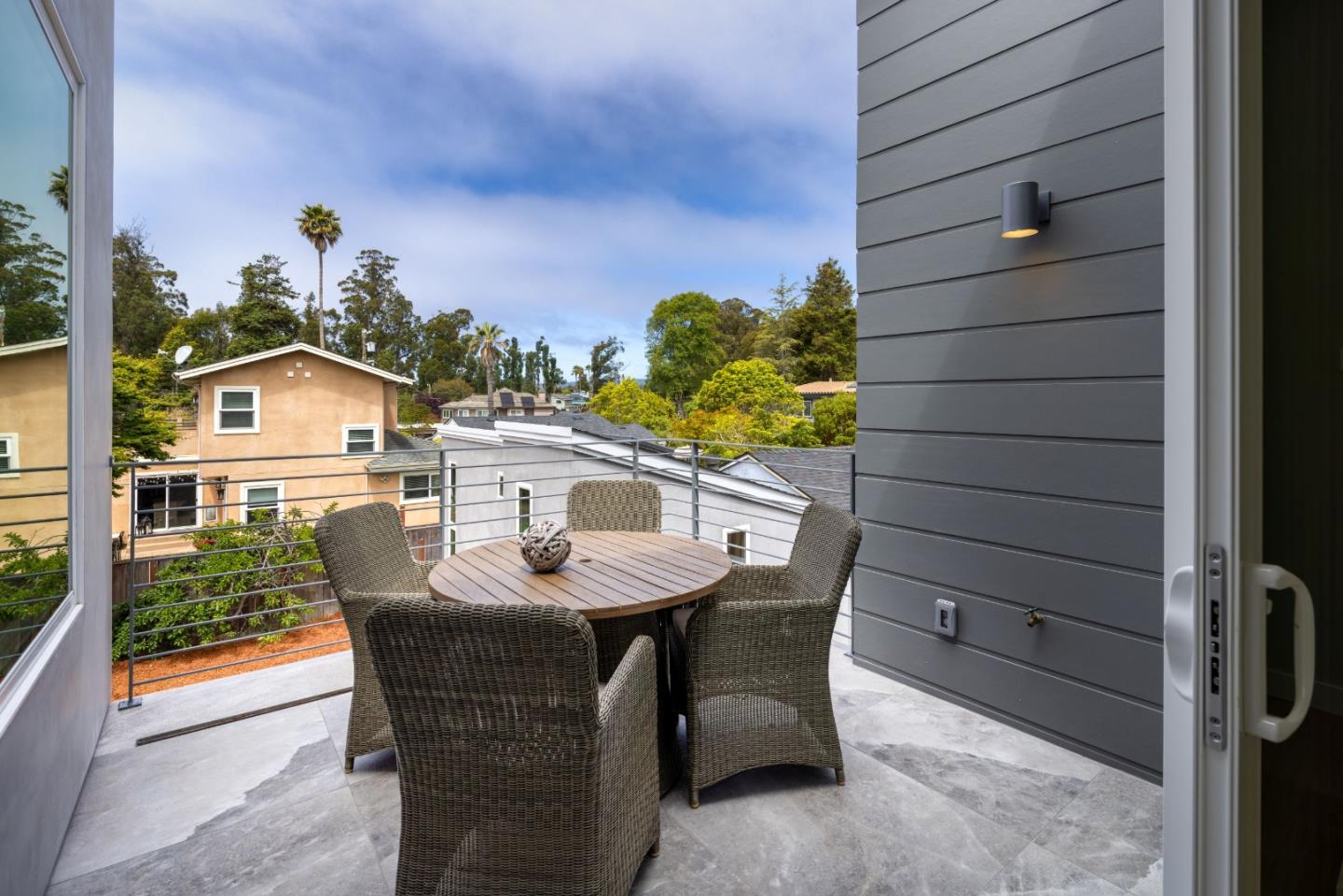 Detail Gallery Image 19 of 62 For 355 30th Ave, Santa Cruz,  CA 95062 - 4 Beds | 3/1 Baths
