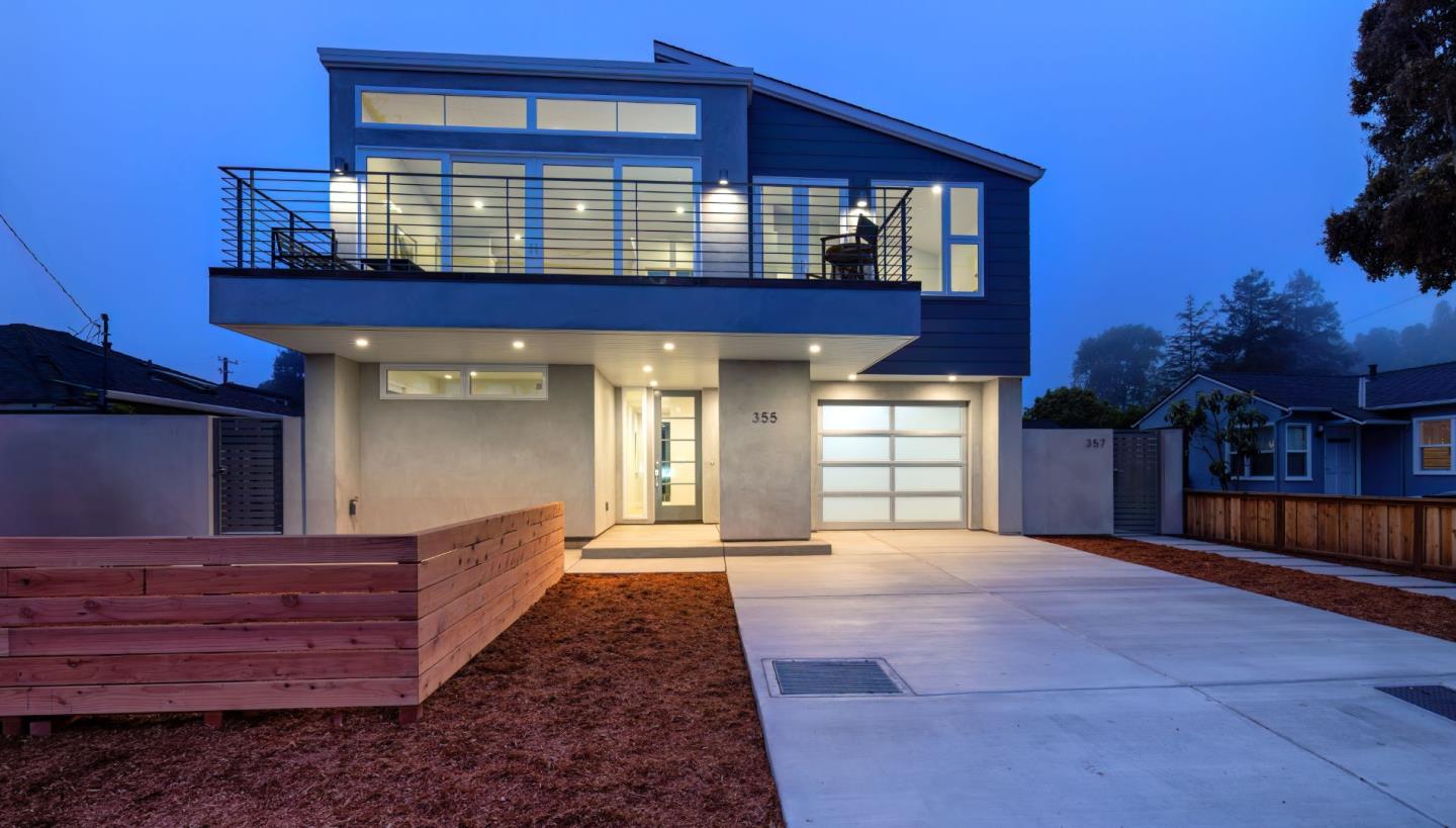Detail Gallery Image 2 of 62 For 355 30th Ave, Santa Cruz,  CA 95062 - 4 Beds | 3/1 Baths