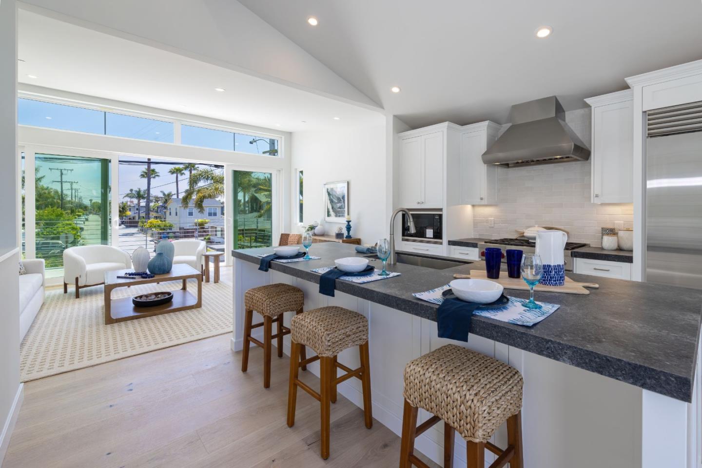Detail Gallery Image 20 of 62 For 355 30th Ave, Santa Cruz,  CA 95062 - 4 Beds | 3/1 Baths