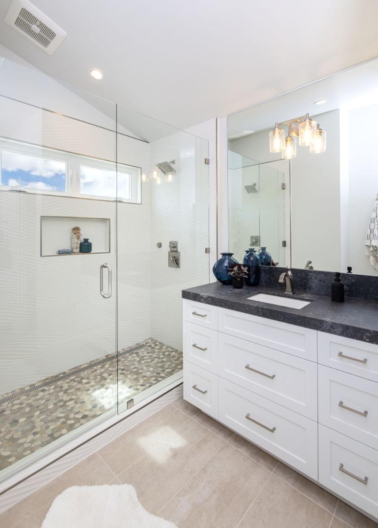 Detail Gallery Image 27 of 62 For 355 30th Ave, Santa Cruz,  CA 95062 - 4 Beds | 3/1 Baths