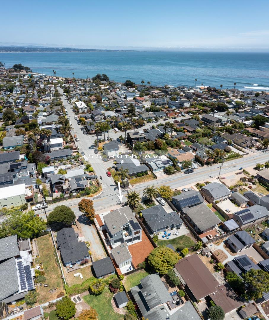 Detail Gallery Image 3 of 62 For 355 30th Ave, Santa Cruz,  CA 95062 - 4 Beds | 3/1 Baths
