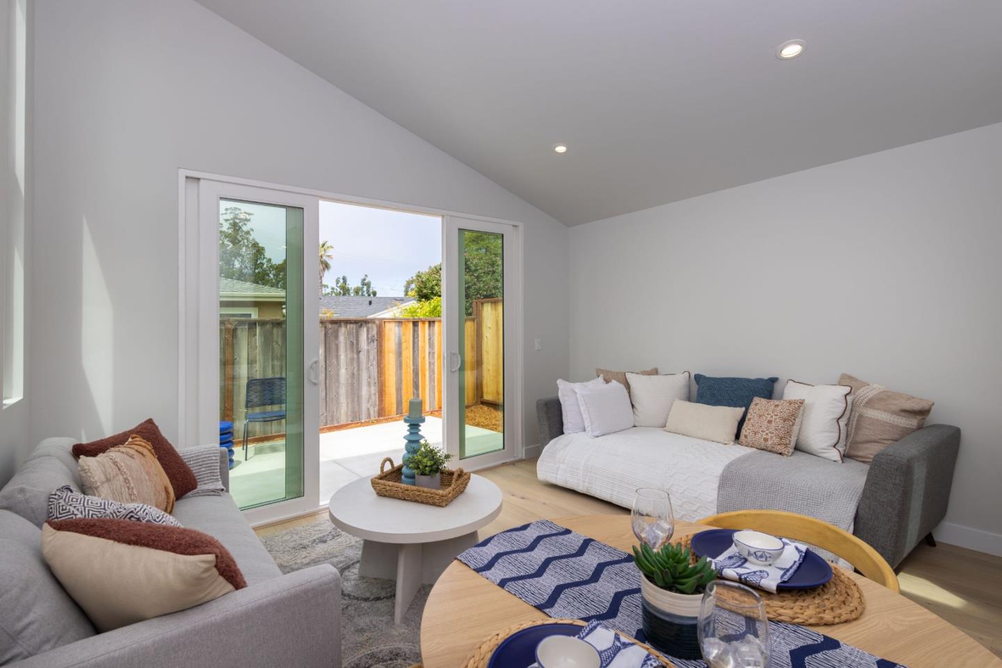 Detail Gallery Image 38 of 62 For 355 30th Ave, Santa Cruz,  CA 95062 - 4 Beds | 3/1 Baths