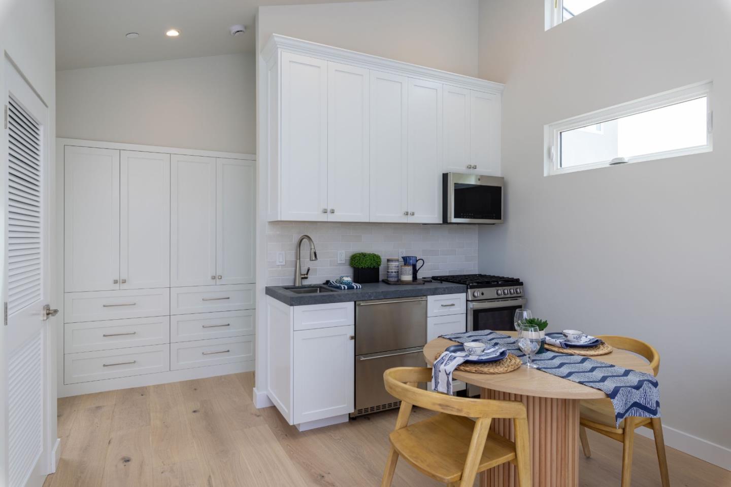 Detail Gallery Image 40 of 62 For 355 30th Ave, Santa Cruz,  CA 95062 - 4 Beds | 3/1 Baths