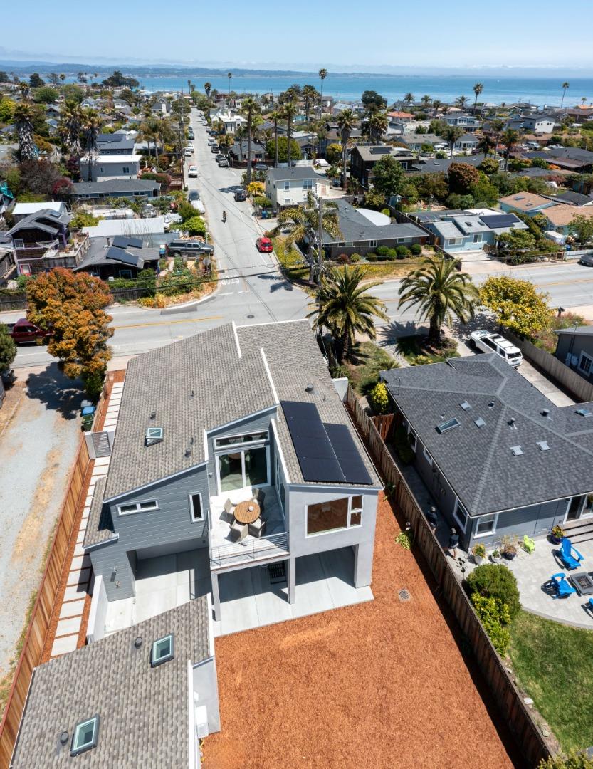 Detail Gallery Image 44 of 62 For 355 30th Ave, Santa Cruz,  CA 95062 - 4 Beds | 3/1 Baths