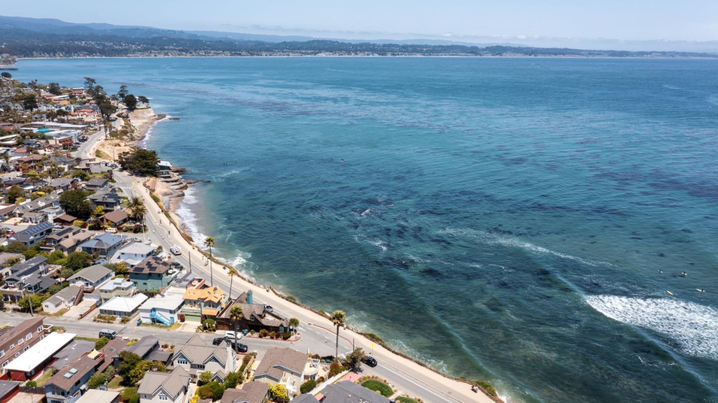 Detail Gallery Image 58 of 62 For 355 30th Ave, Santa Cruz,  CA 95062 - 4 Beds | 3/1 Baths