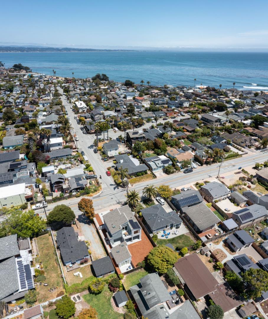 Detail Gallery Image 61 of 62 For 355 30th Ave, Santa Cruz,  CA 95062 - 4 Beds | 3/1 Baths