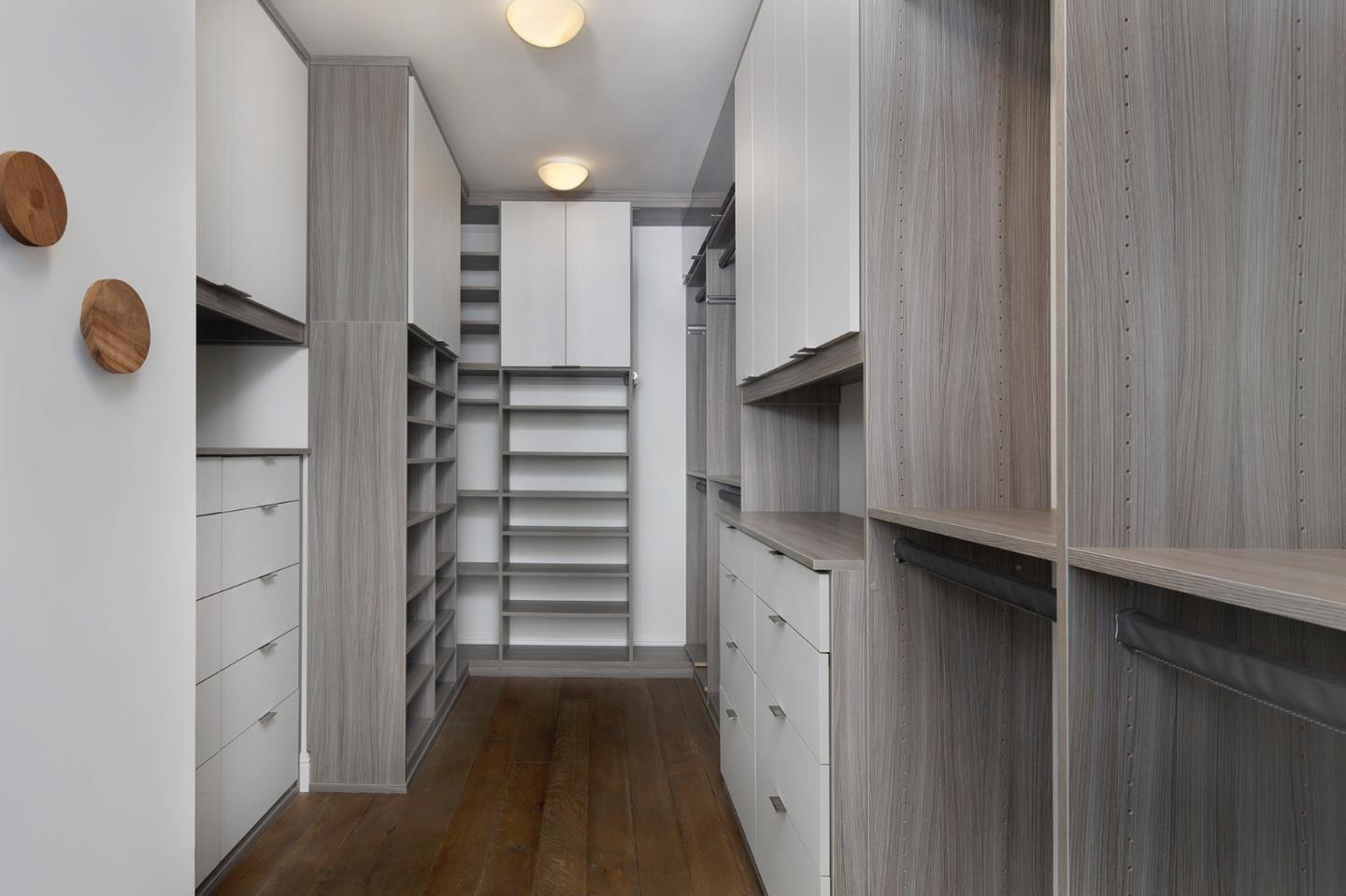 Detail Gallery Image 13 of 28 For 1661 University Ave, Palo Alto,  CA 94301 - 4 Beds | 4/2 Baths