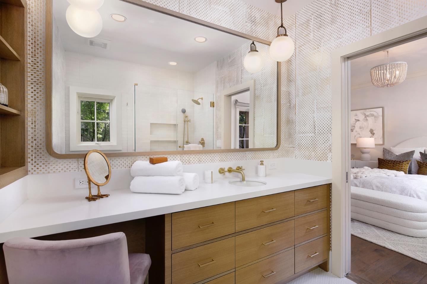 Detail Gallery Image 15 of 28 For 1661 University Ave, Palo Alto,  CA 94301 - 4 Beds | 4/2 Baths