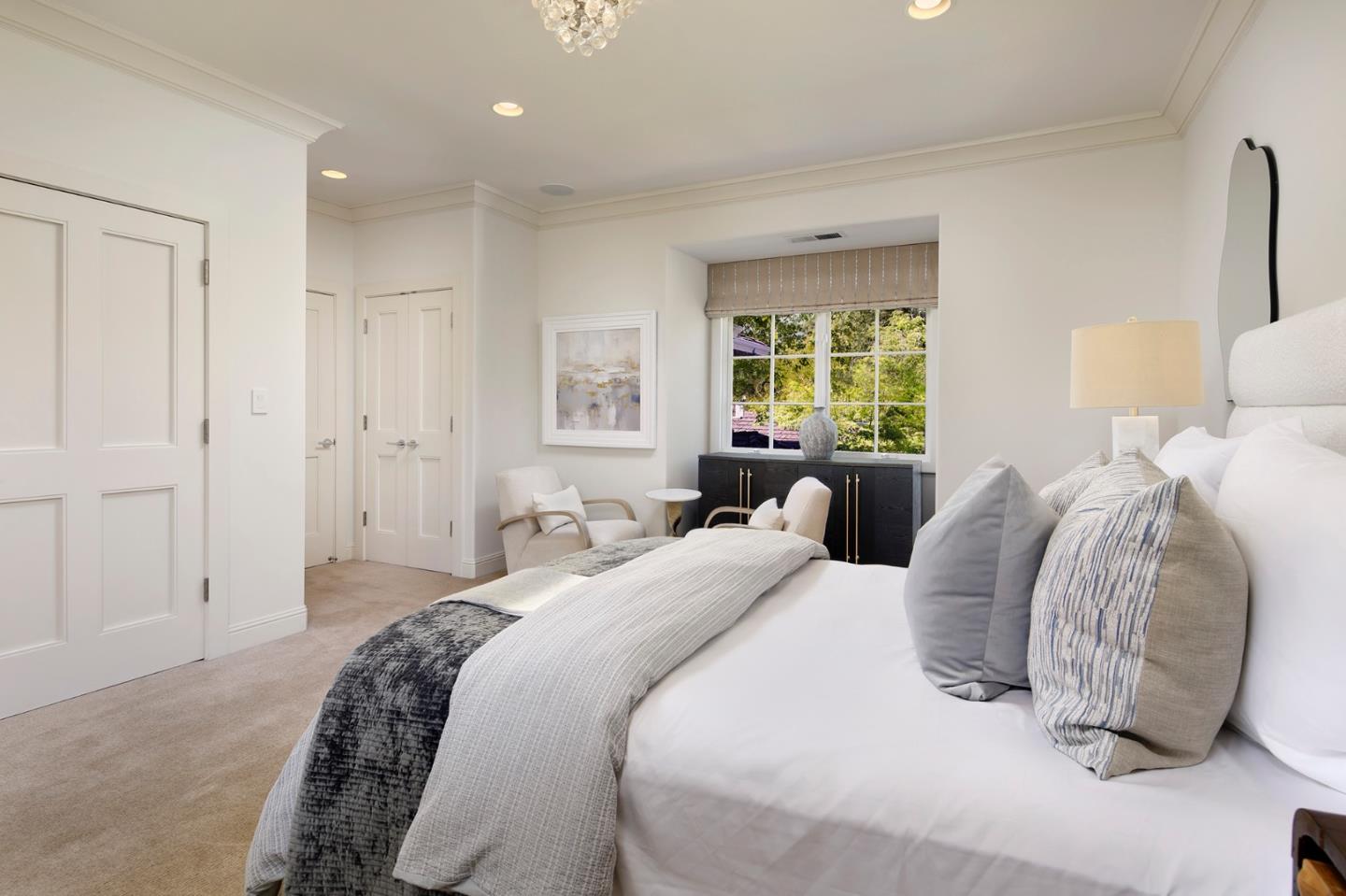Detail Gallery Image 18 of 28 For 1661 University Ave, Palo Alto,  CA 94301 - 4 Beds | 4/2 Baths