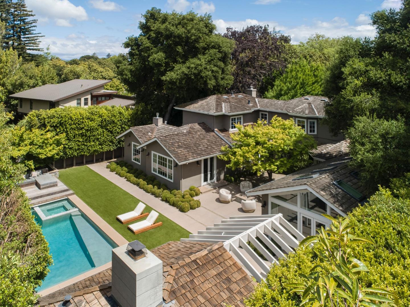 Detail Gallery Image 2 of 28 For 1661 University Ave, Palo Alto,  CA 94301 - 4 Beds | 4/2 Baths