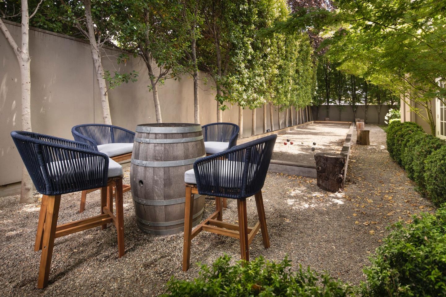 Detail Gallery Image 22 of 28 For 1661 University Ave, Palo Alto,  CA 94301 - 4 Beds | 4/2 Baths