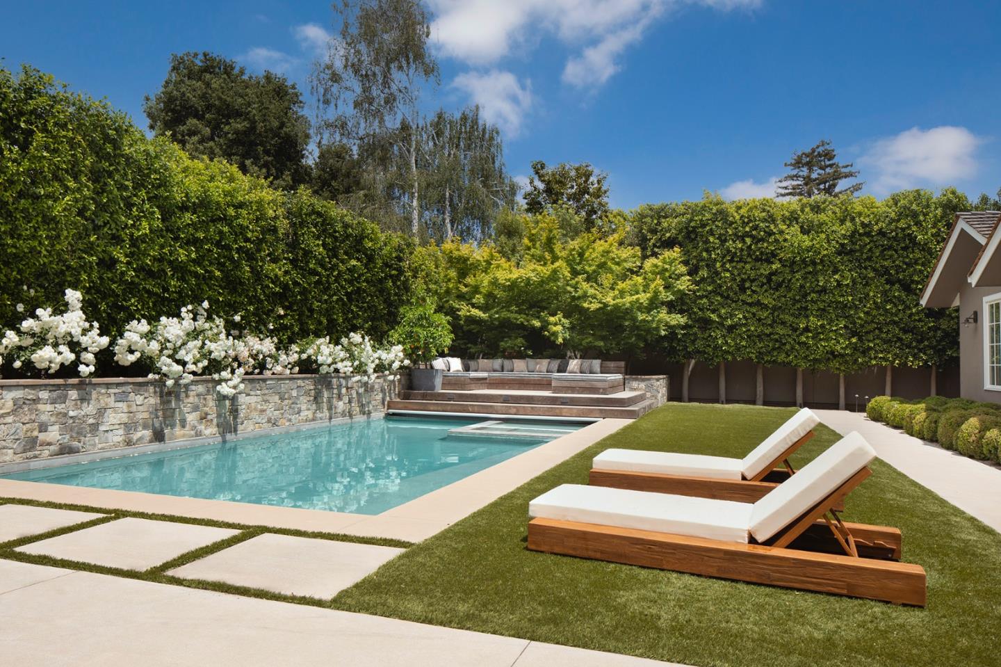Detail Gallery Image 23 of 28 For 1661 University Ave, Palo Alto,  CA 94301 - 4 Beds | 4/2 Baths