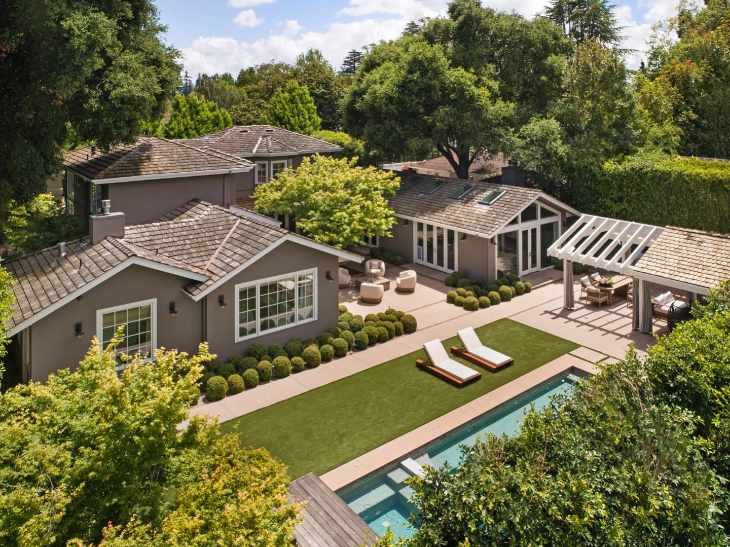 Detail Gallery Image 3 of 28 For 1661 University Ave, Palo Alto,  CA 94301 - 4 Beds | 4/2 Baths