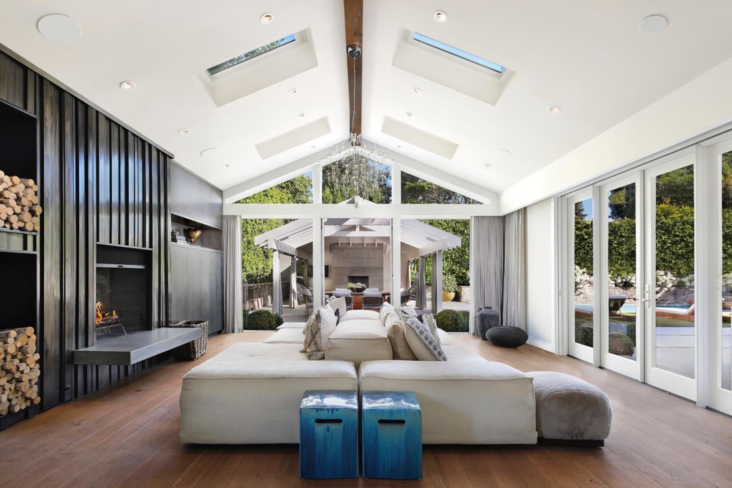 Detail Gallery Image 4 of 28 For 1661 University Ave, Palo Alto,  CA 94301 - 4 Beds | 4/2 Baths