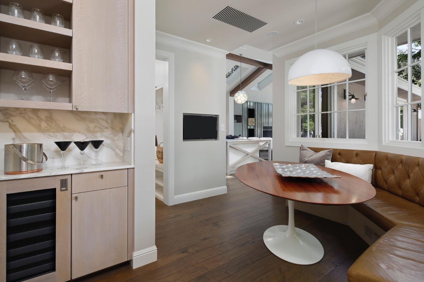 Detail Gallery Image 9 of 28 For 1661 University Ave, Palo Alto,  CA 94301 - 4 Beds | 4/2 Baths