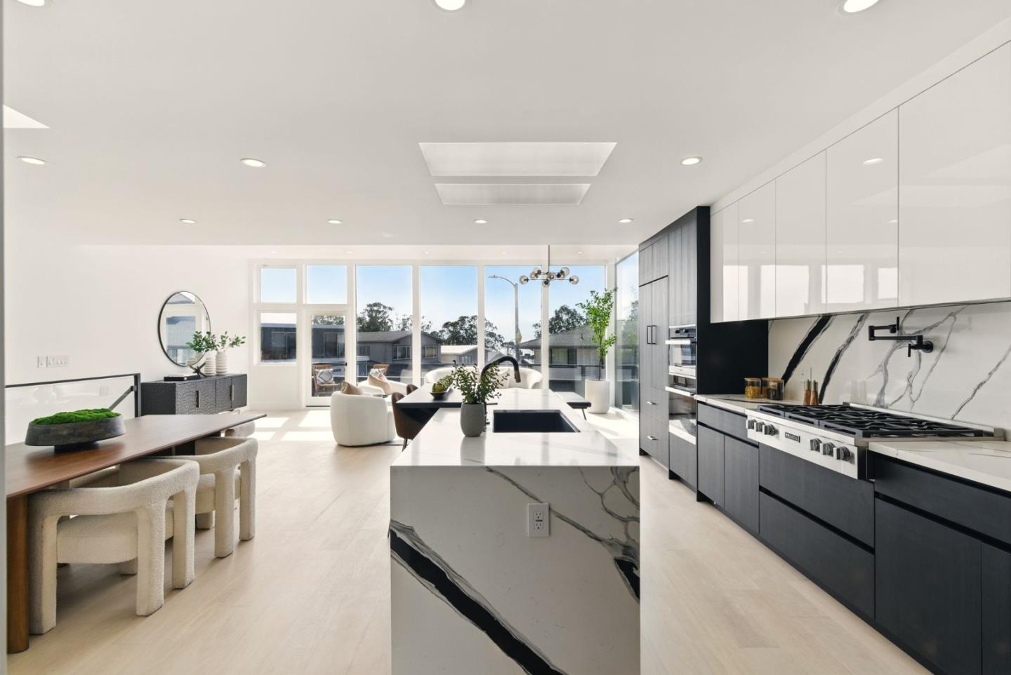 Detail Gallery Image 13 of 67 For 1756 14th Ave, San Francisco,  CA 94122 - 4 Beds | 4/1 Baths