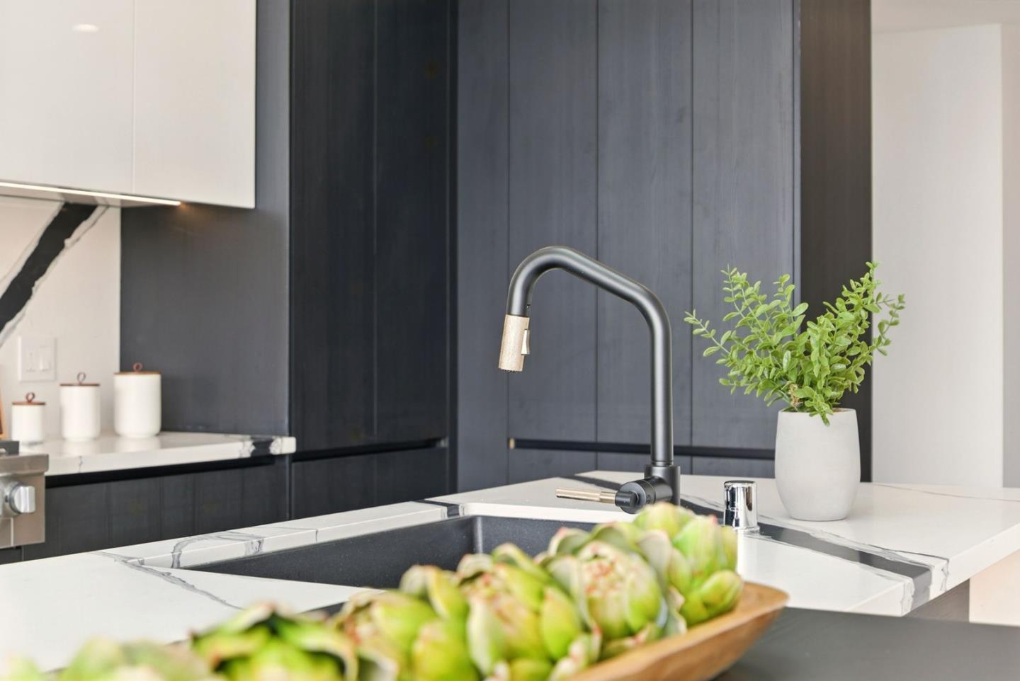 Detail Gallery Image 16 of 67 For 1756 14th Ave, San Francisco,  CA 94122 - 4 Beds | 4/1 Baths