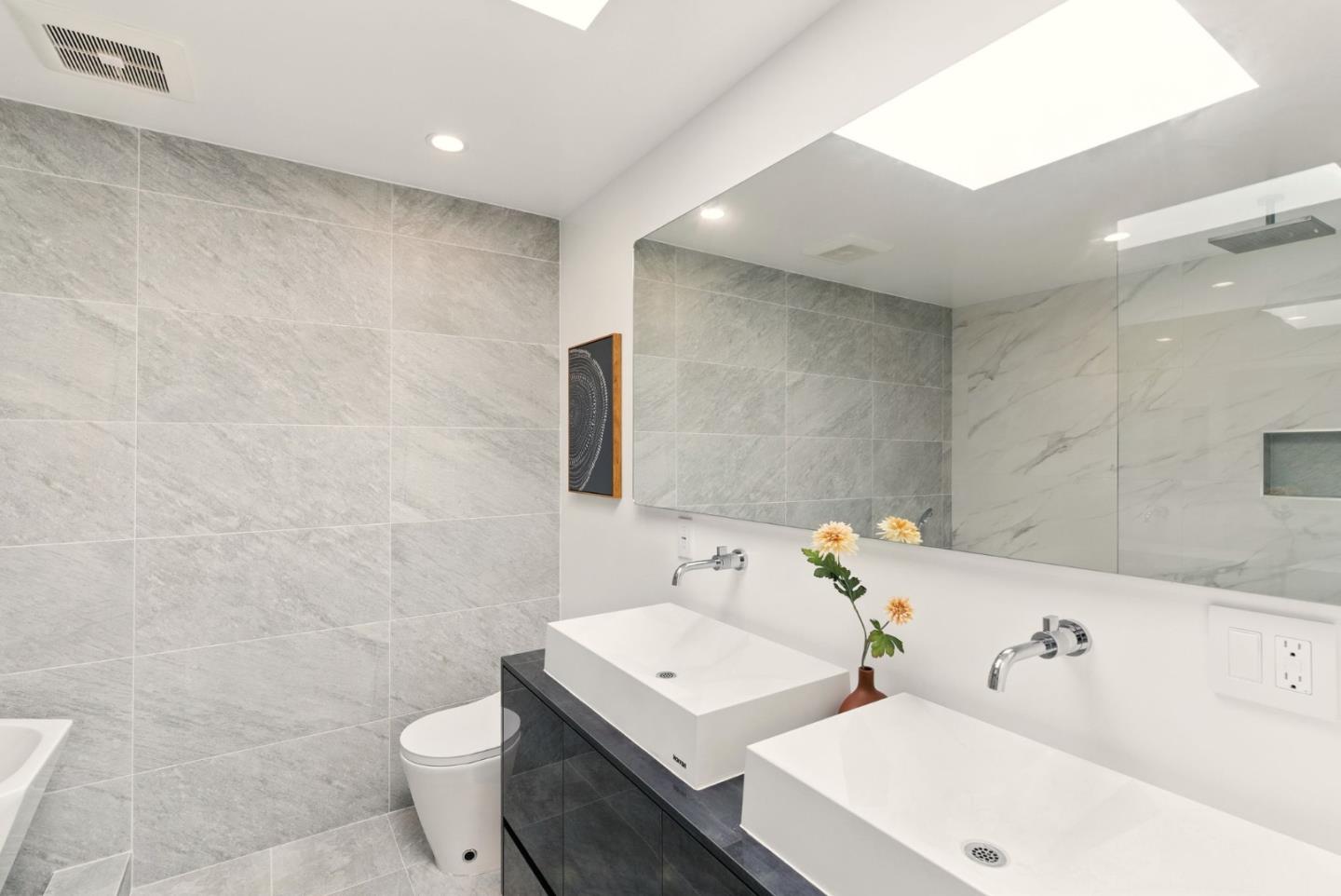 Detail Gallery Image 27 of 67 For 1756 14th Ave, San Francisco,  CA 94122 - 4 Beds | 4/1 Baths