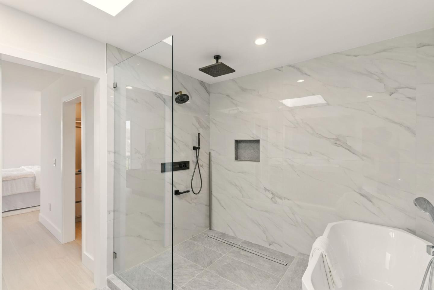 Detail Gallery Image 28 of 67 For 1756 14th Ave, San Francisco,  CA 94122 - 4 Beds | 4/1 Baths