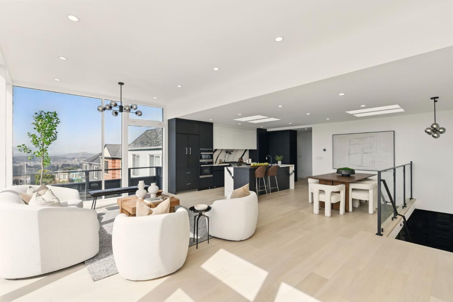 Detail Gallery Image 3 of 67 For 1756 14th Ave, San Francisco,  CA 94122 - 4 Beds | 4/1 Baths