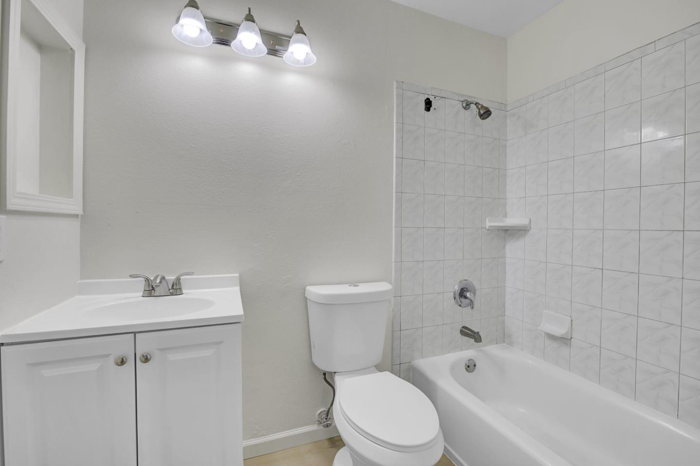 Detail Gallery Image 19 of 29 For 559 Groth Pl, San Jose,  CA 95111 - 3 Beds | 1 Baths