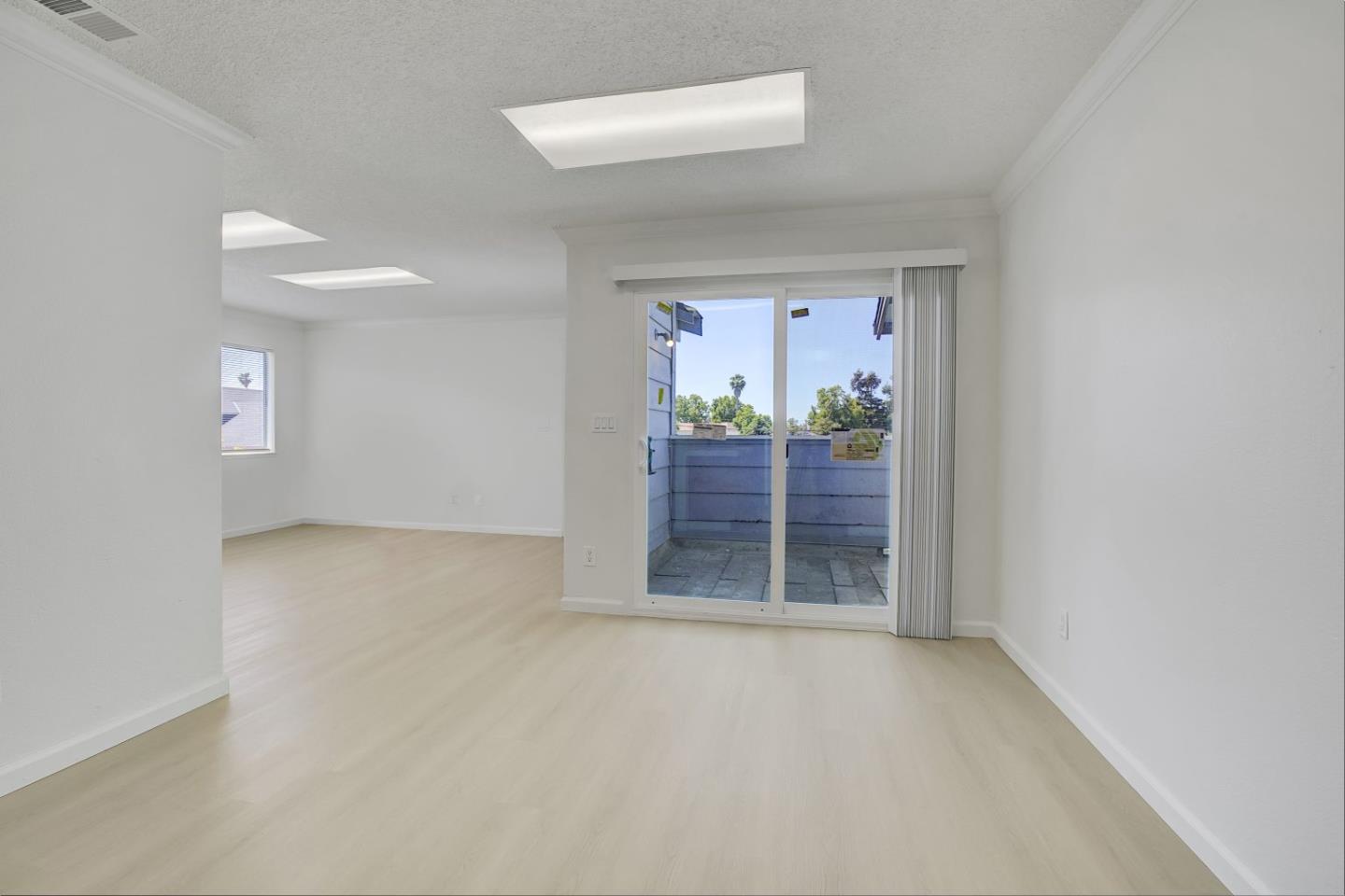 Detail Gallery Image 6 of 29 For 559 Groth Pl, San Jose,  CA 95111 - 3 Beds | 1 Baths