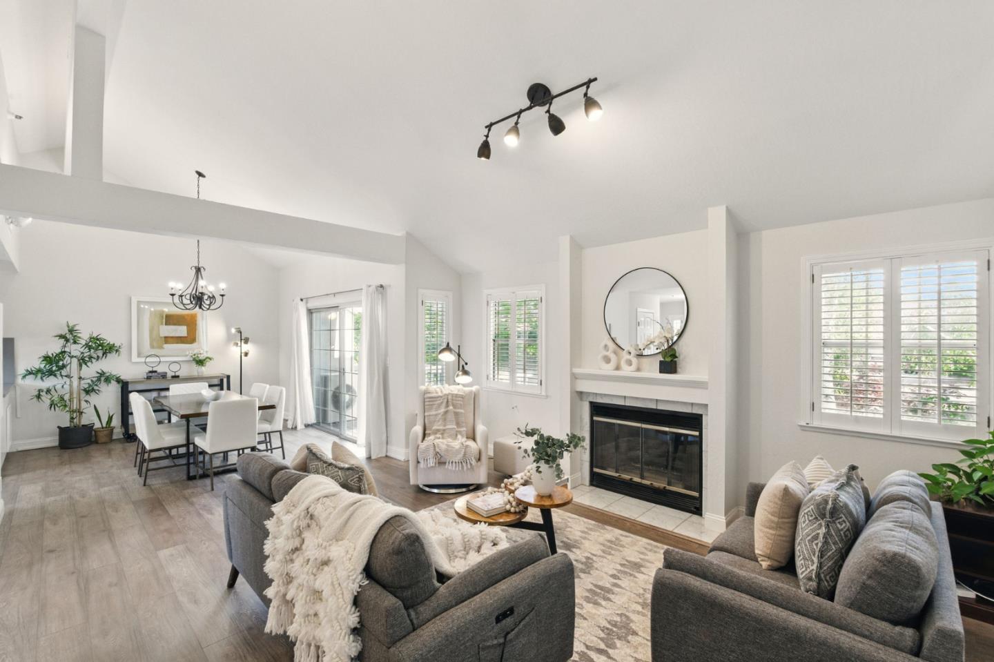 Detail Gallery Image 16 of 60 For 470 Gabilan St #4,  Los Altos,  CA 94022 - 2 Beds | 1/1 Baths