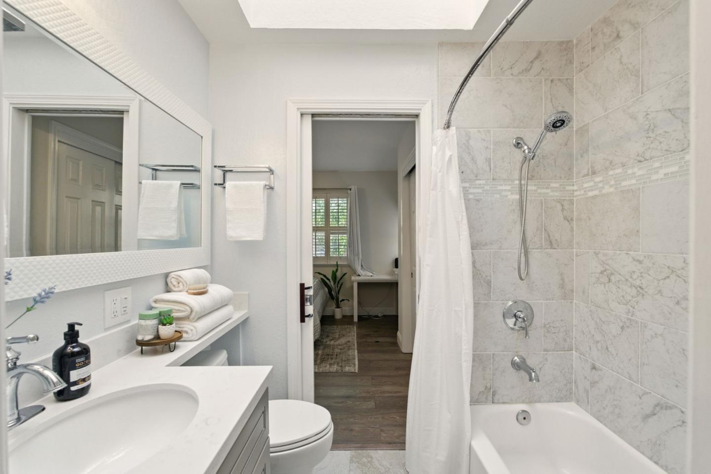 Detail Gallery Image 25 of 60 For 470 Gabilan St #4,  Los Altos,  CA 94022 - 2 Beds | 1/1 Baths